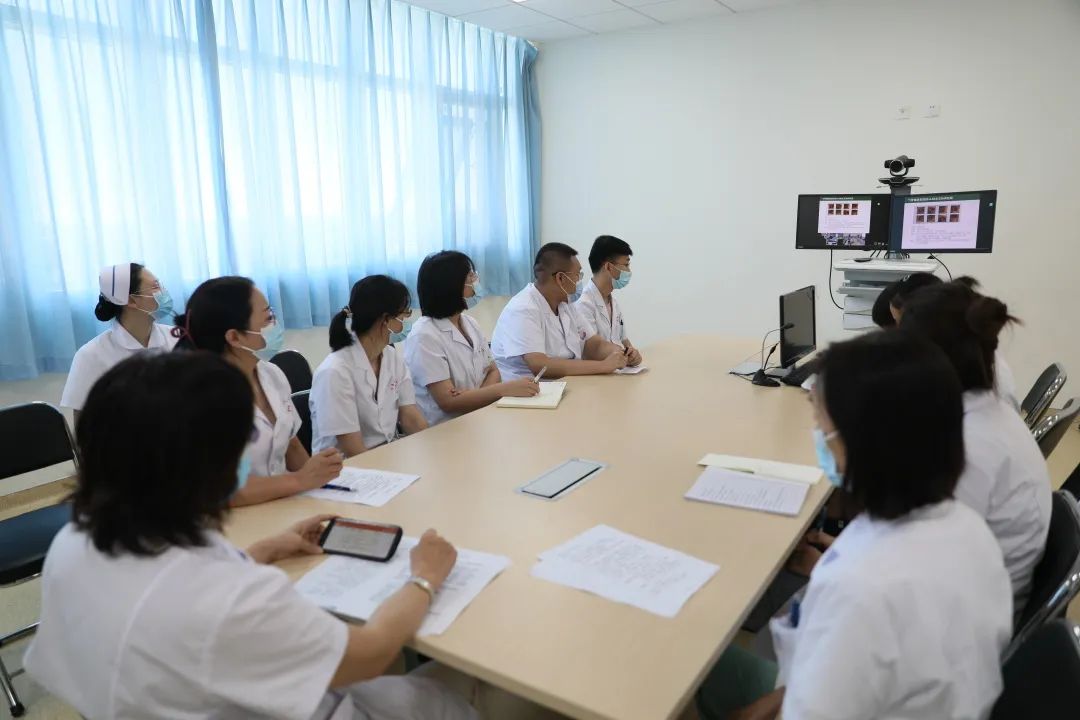 全省首家！中國醫(yī)科大學附屬第一醫(yī)院專家來“查房”，家門口享國內(nèi)優(yōu)質(zhì)醫(yī)療資源！(圖4)